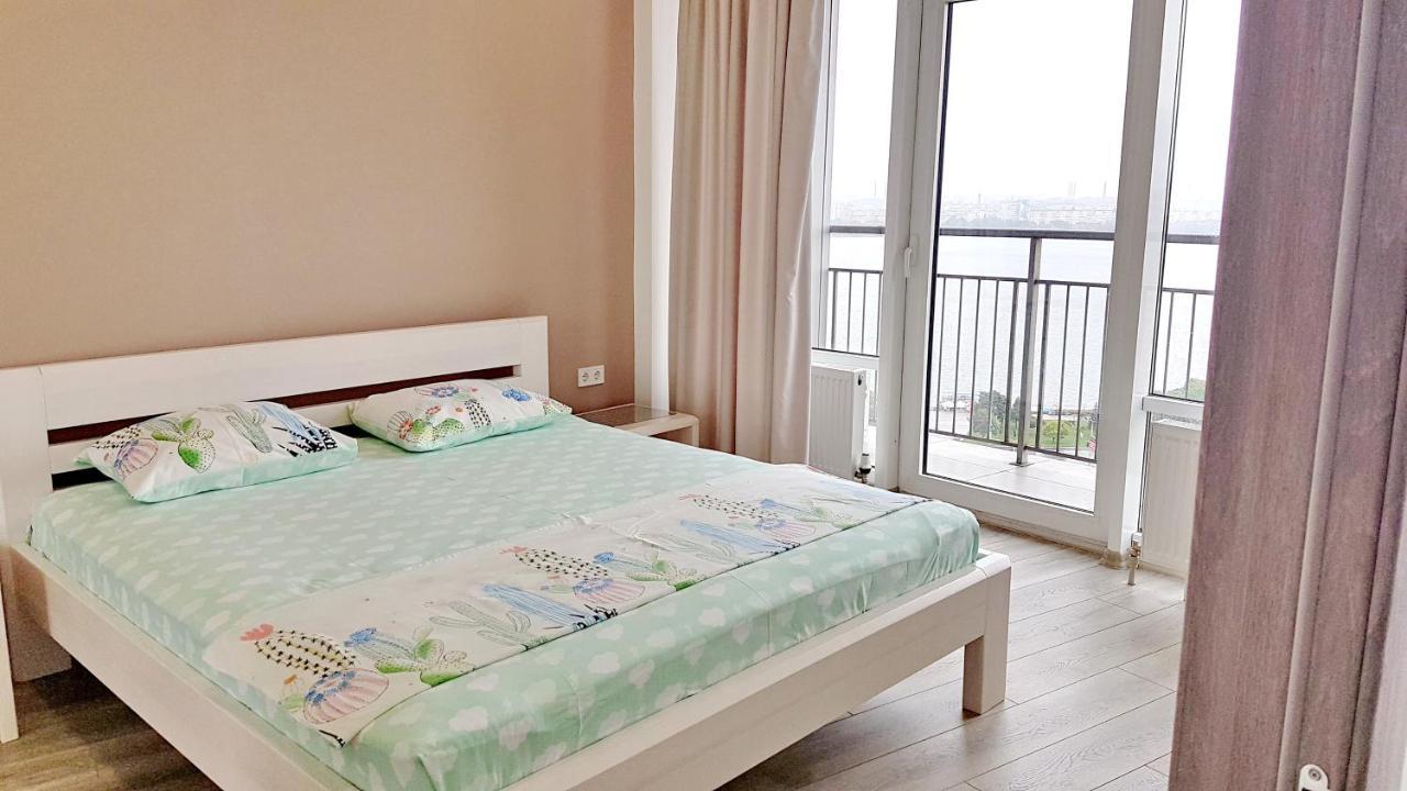 Most City Apart-Hotel Днепър Екстериор снимка