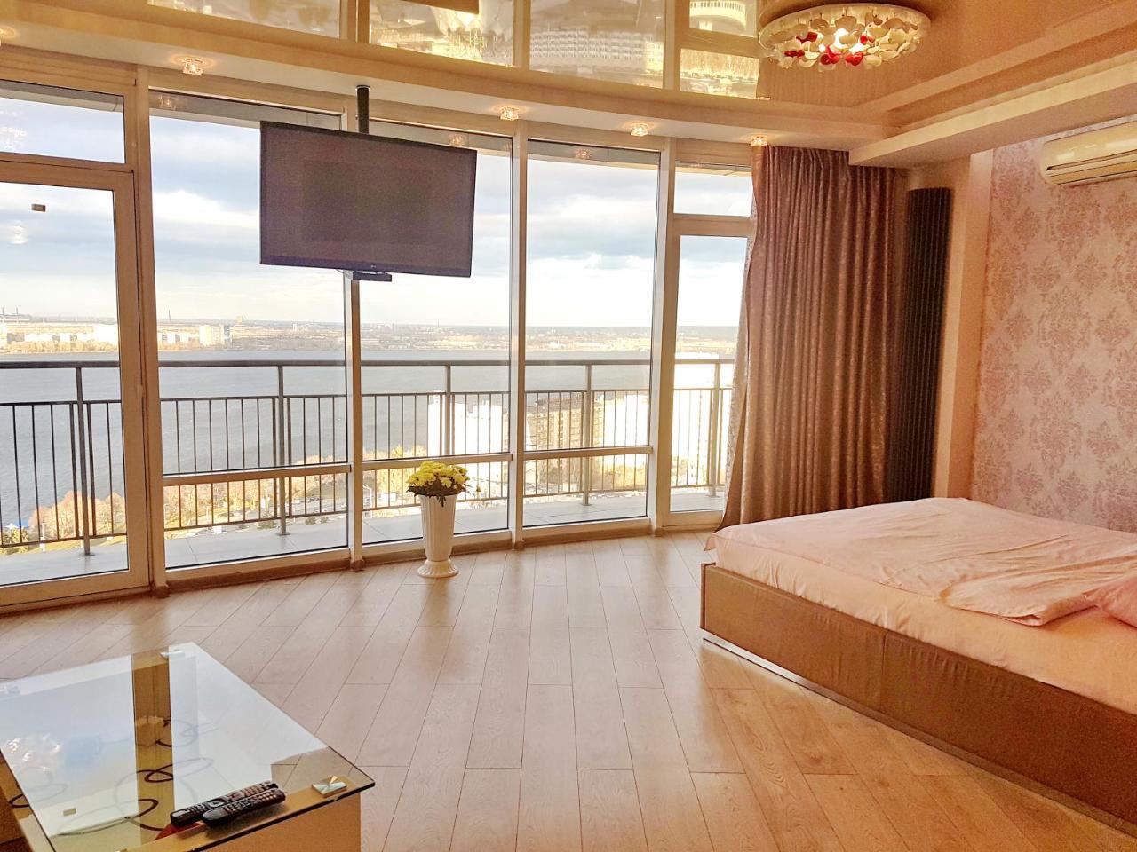 Most City Apart-Hotel Днепър Екстериор снимка