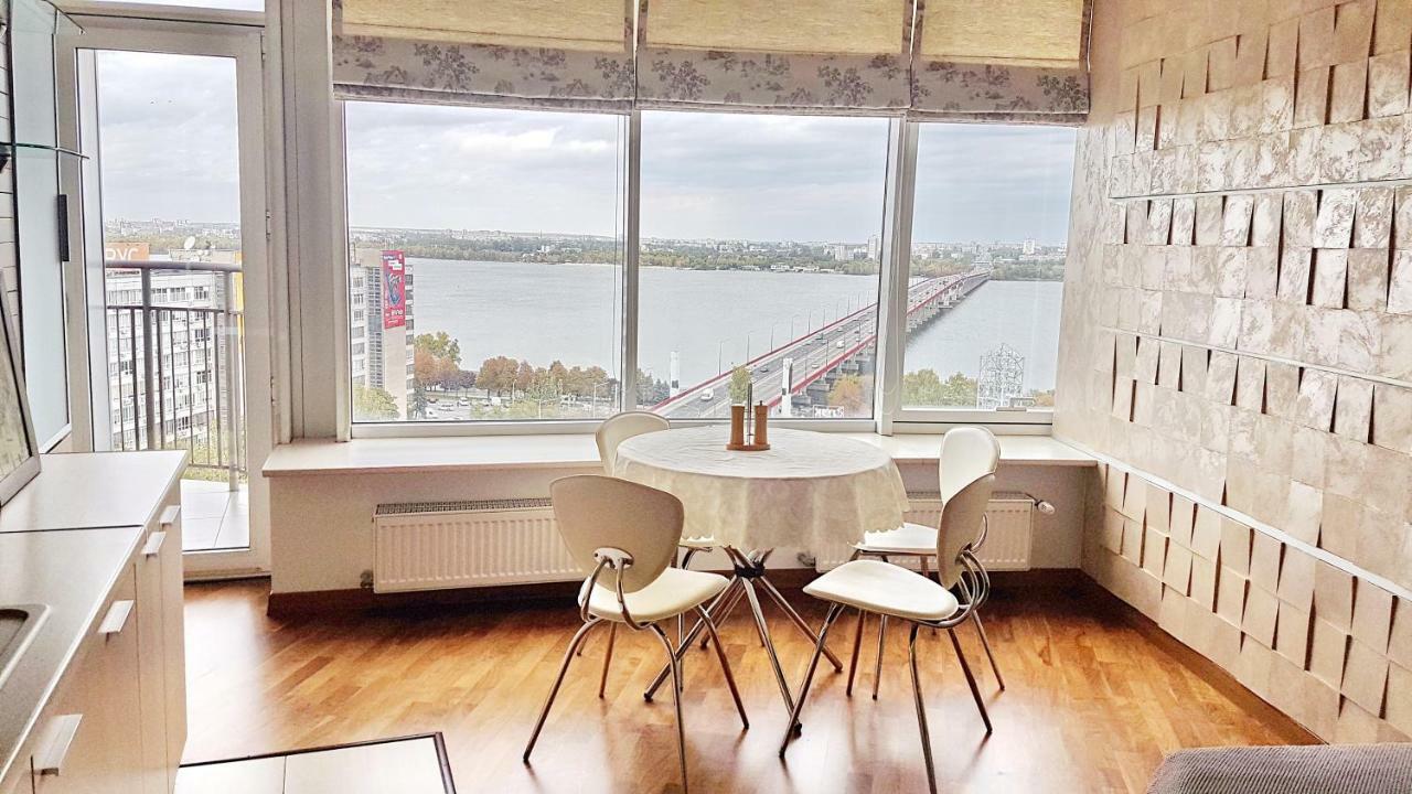 Most City Apart-Hotel Днепър Екстериор снимка