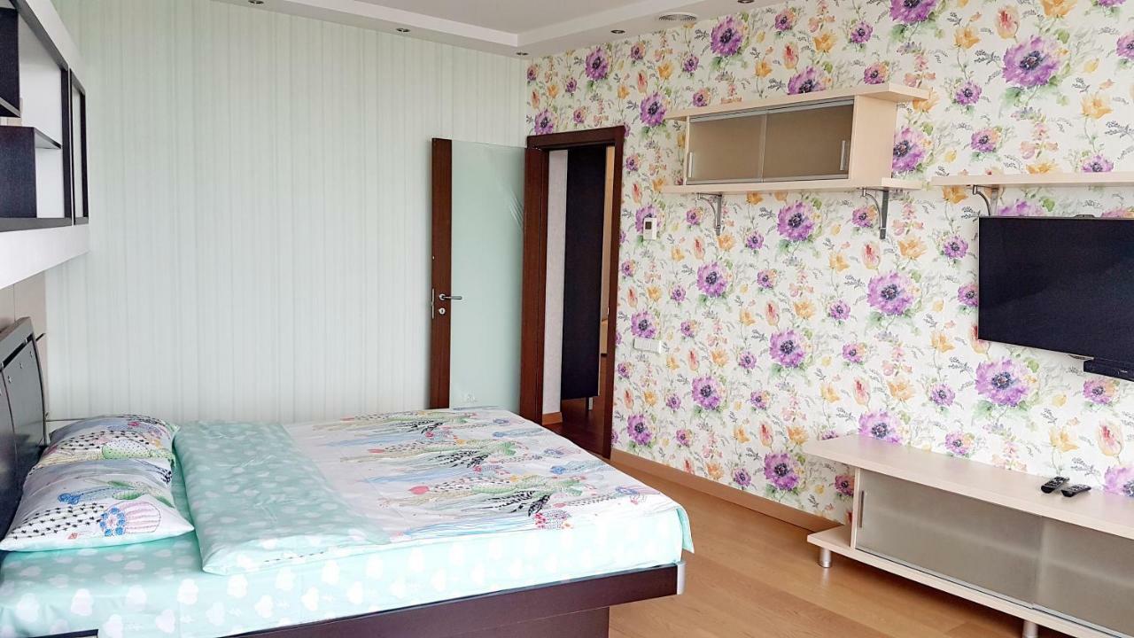 Most City Apart-Hotel Днепър Екстериор снимка