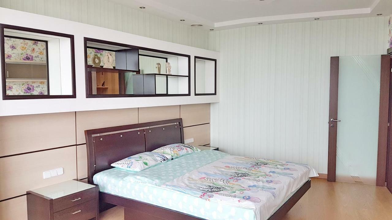 Most City Apart-Hotel Днепър Екстериор снимка